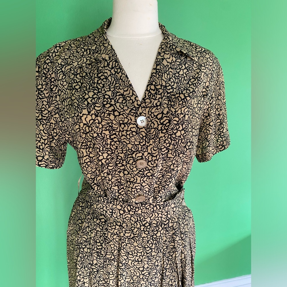 Vintage Christian Dior Separates 100% Silk Floral Brown Beige Shirt Skirt Set 10 - Picture 3 of 13
